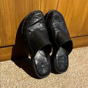 Born Women’s Marley Black Leather Studded Clogs size 7